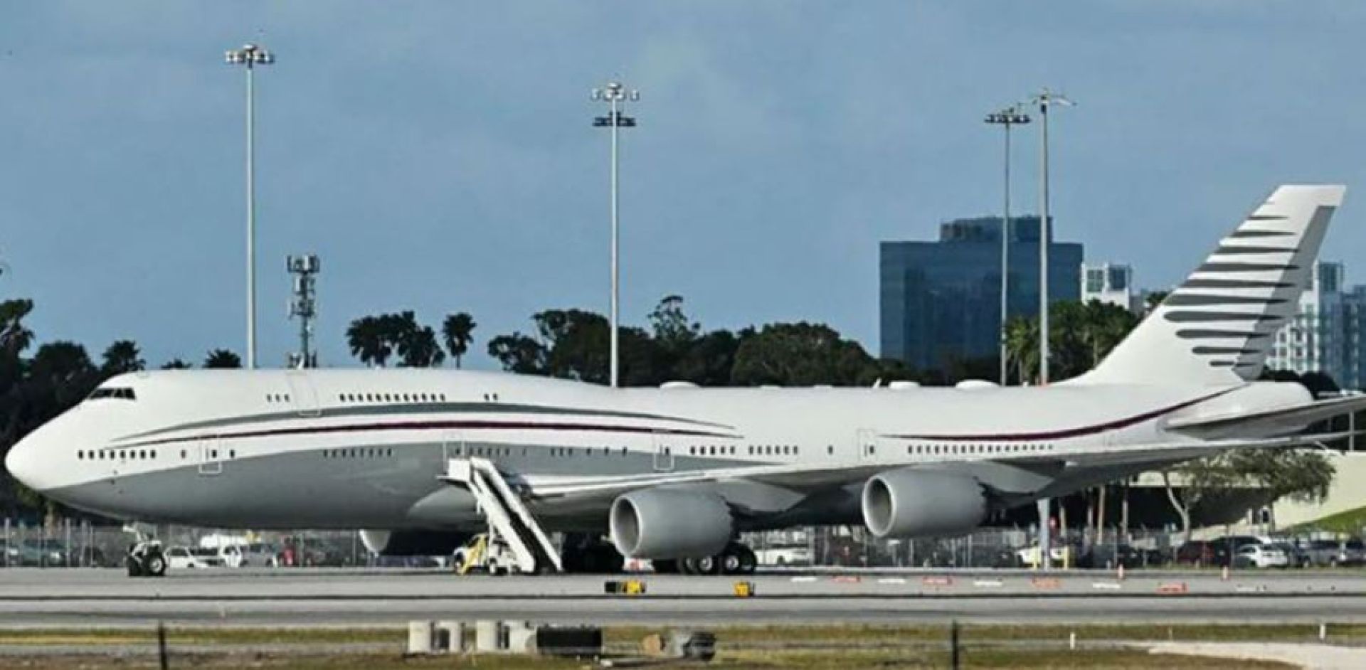 कतारले उपहार दिएको बोइङ- ७४७ विमान अमेरिकाद्वारा स्वीकार